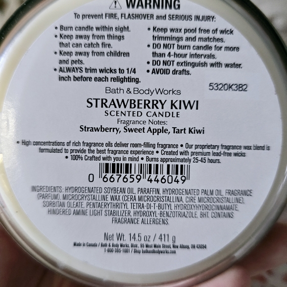 Bath & Body Works Strawberry Kiwi Candle - Picture 3 of 3
